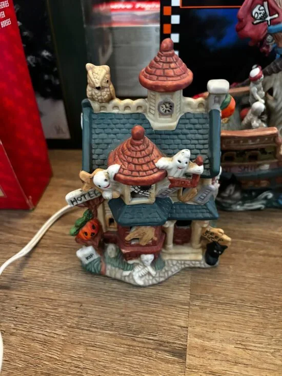 Lot 2 Spooky Hollow Halloween village light up building House and Hotel MIB