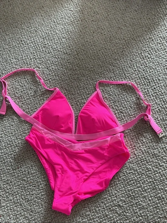 Vibrant Hot Pink Triangle Bikini Set with High-Waist Bottom