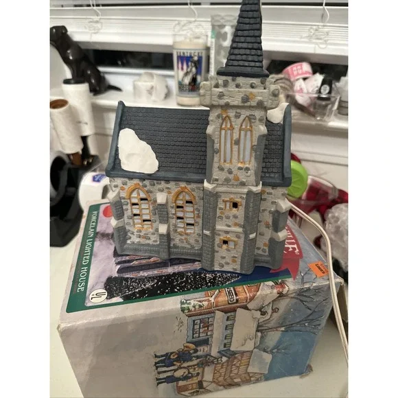 Vtg  Dickensville Porcelain Lighted Cobblestone Church w/ Steeple Rex & Lee 1990