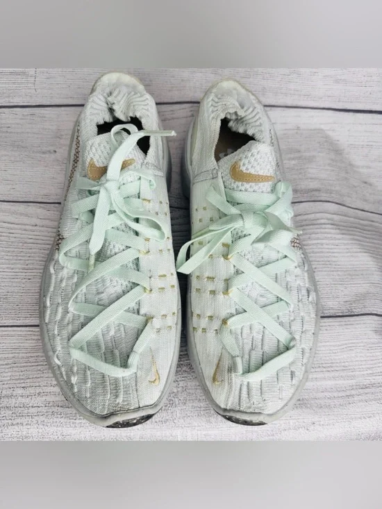 Nike Space Hippie 04 Barely Green Hemp 2022 Women's Size 8.5 Running DA2725-300