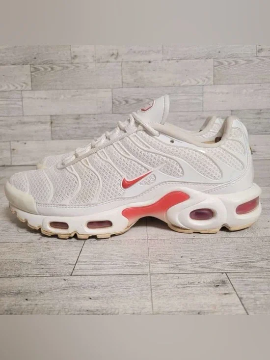 Women’s Nike Air Max Plus White Track Red Mesh  Athletic Sneakers Shoes Size 7.5
