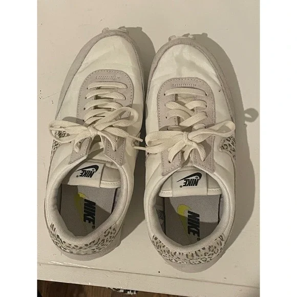 Nike Daybreak Womens Leopard Print Casual Lifestyle Shoes White Grey Size 8‎