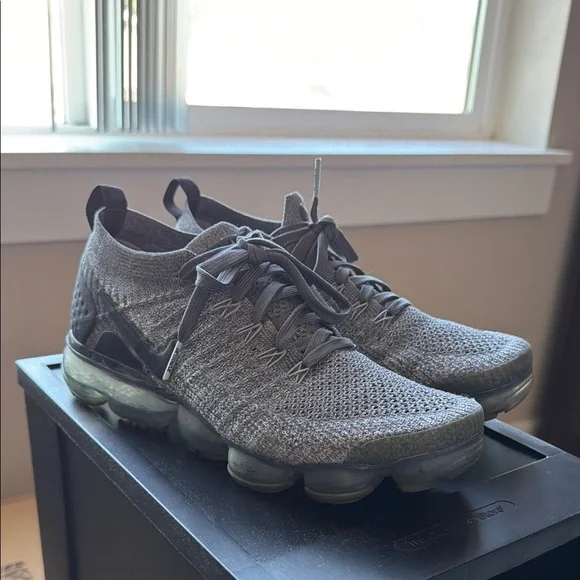 Grey Knit Vapor Maxes Nike Sneakers with Air Bubble Sole