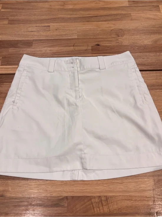 Nike White Golf Skort Dri-Fit SZ 8 Great Condition.
