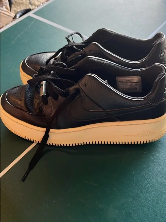 Nike Black Leather Low-Top Sneakers with Cream Sole