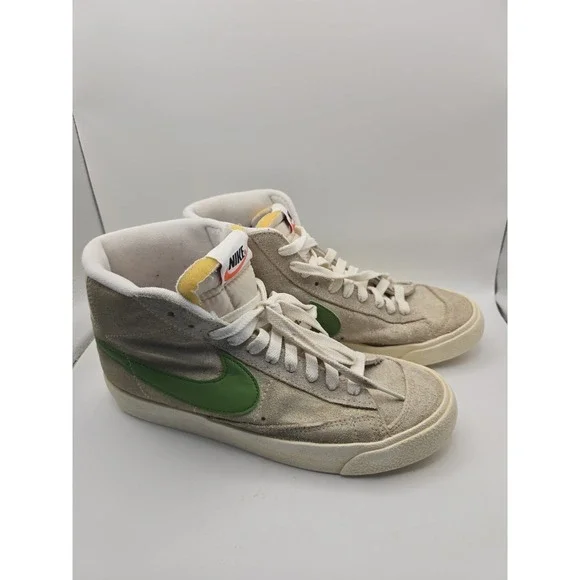 Women's Nike Blazers Size 7.5 dv7006-200 Tan And Green