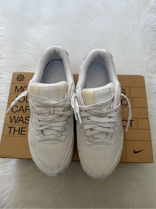 Nike Air Max 90 White Low-Top Sneakers Sz 6.5