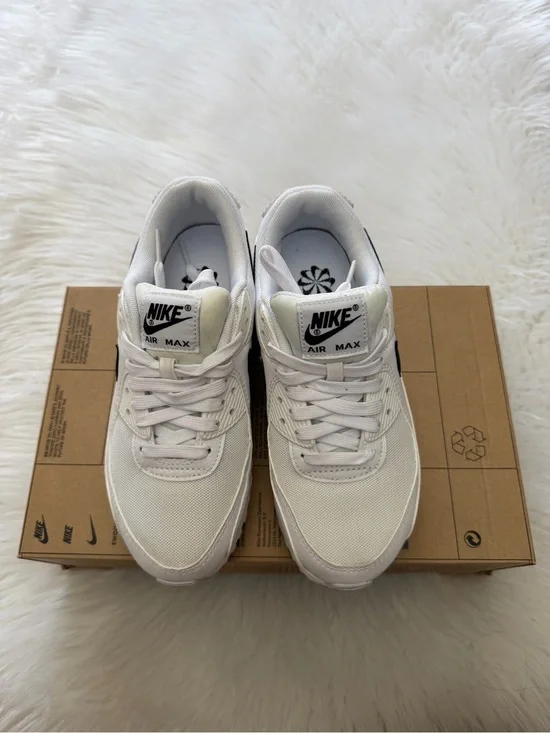 Nike Air Max 90 White/Black Low-Top Sneakers S 6