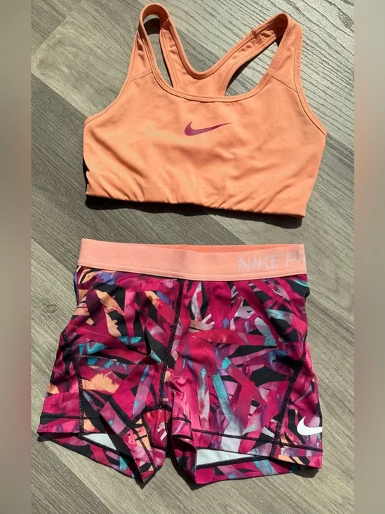 EUC Nike Dri-FIT Sports Bra and Matching Spandex Shorts, 2.5” inseam