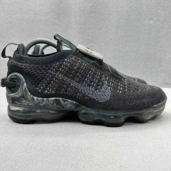 Womens 8.5 / 7Y Nike Air VaporMax 2020 FK Shoes Black / Gray Running Sneakers