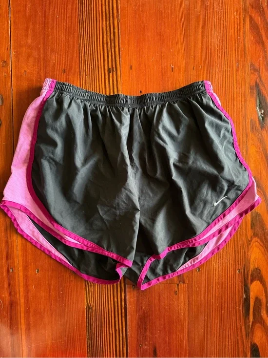 Nike Tempo shorts sz L black and pink