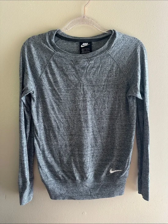 Nike XS Heather Gray Long‎ Sleeved Top