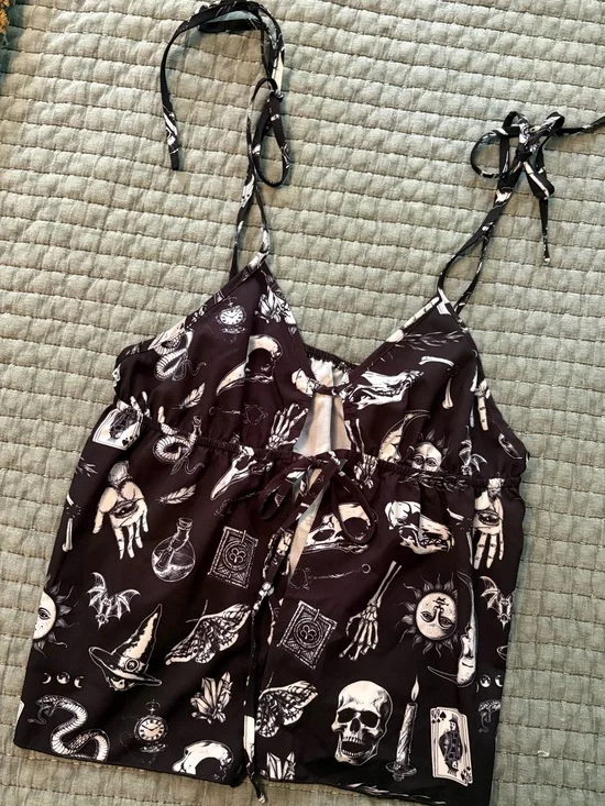 Black Gothic Print Tie-Front Tank Top