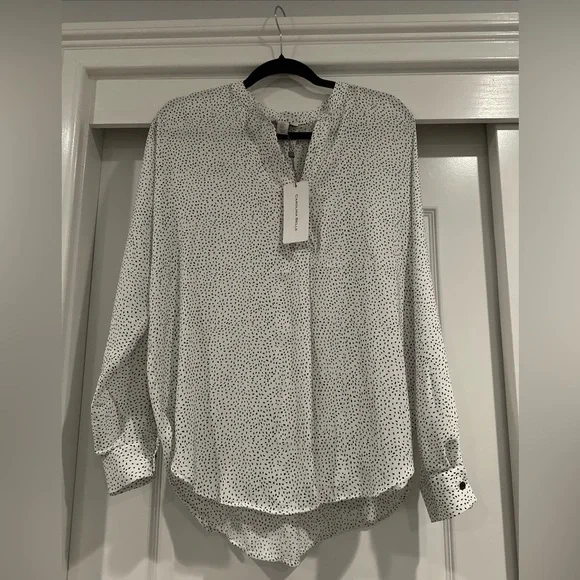 Carolina Belle Blouse Womens M Pleated Back high low hem