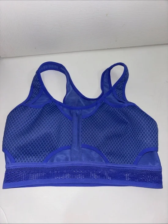 Nike | Swoosh UltraBreathe Sports bra صله