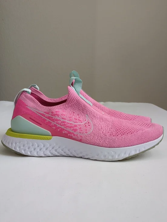 Nike Women's Epic Phantom React Flyknit Psychic Pink Shoes Sz 9