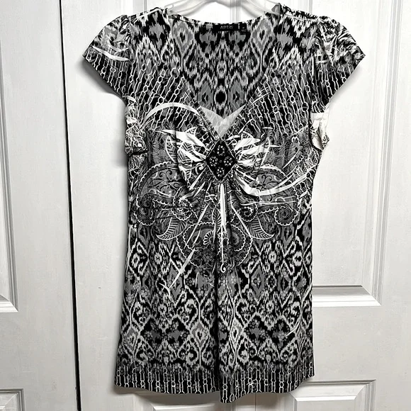 Apt 9 Black Gray White Paisley Print Rhinestone V Neck Flutter Sleeve Top Size M