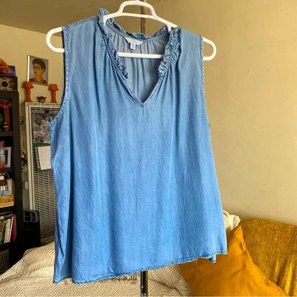 Time and Tru Light Blue Chambray Ruffle V-Neck Tank Top