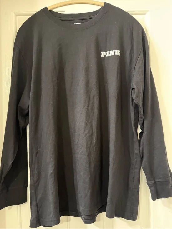 PINK Victoria's Secret Black Long-Sleeve Crew Tee with Crest Logo -size L *NWT