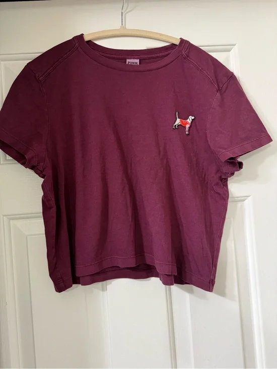 PINK Victoria's Secret Burgundy Short Sleeve Crop Tee with VS Dog -size M *NWT