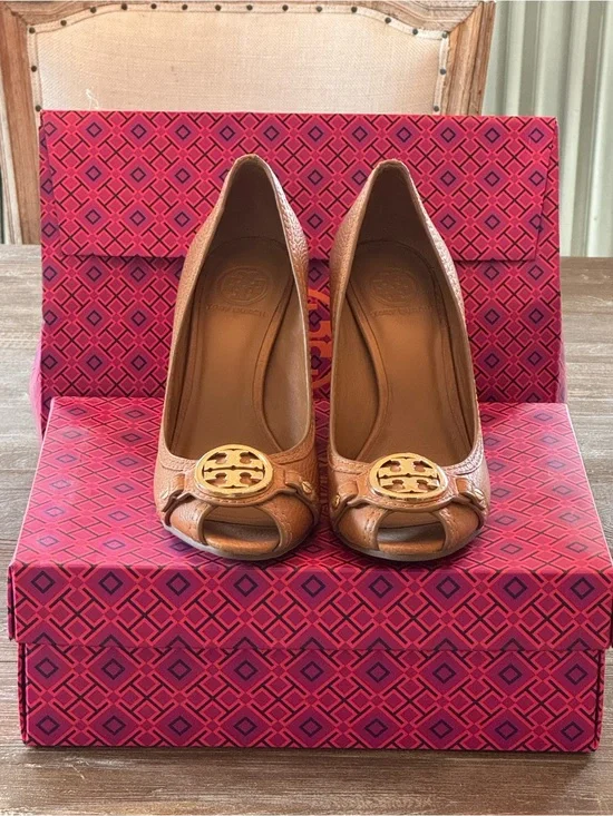 Tory Burch Leticia Tan Leather Peep-Toe Wedge Heels with Gold Logo