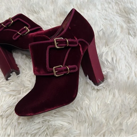 Tory Burch Carley ankle heeled booties‎ size 5