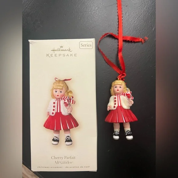 2007 Christmas Hallmark Ornament‎ MADAM ALEXANDER DOLL Cherry Parfait & Box