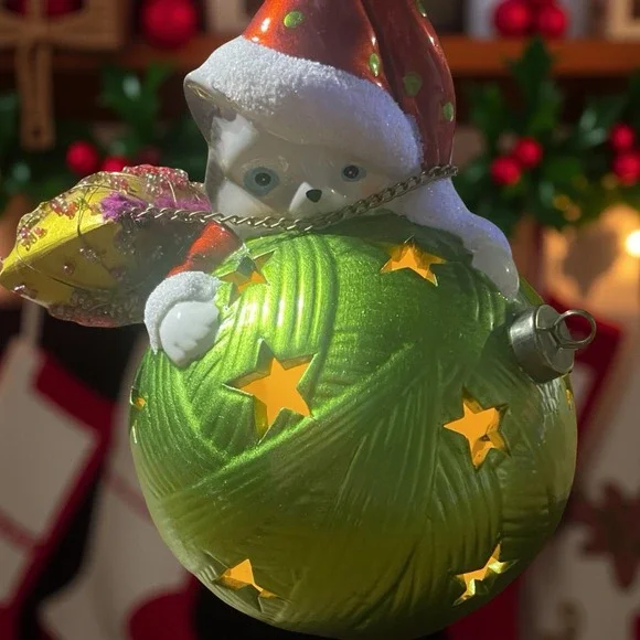 Whimsical‎ Santa Claus cat with Yarn Ball Christmas Ornament Light festive Cute