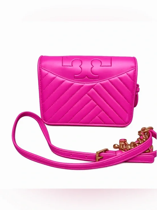 $428 retail Pre-loved Tory Burch Alexa Crossbody with strap
