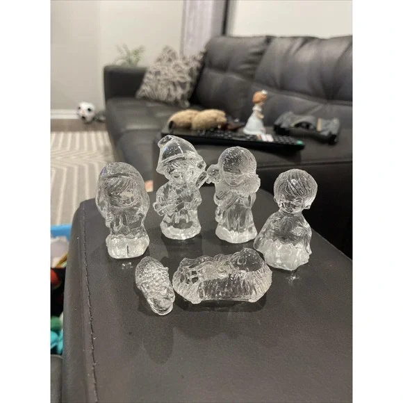 1991 S. Butcher 24% Lead Crystal Nativity (Baby Jesus,Mary,Joseph,Shephard,2 Lam