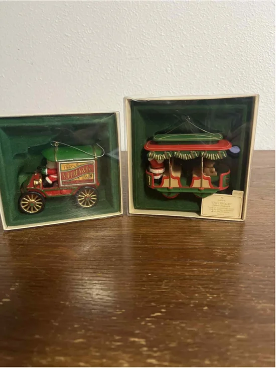 Vintage Hallmark Keepsake Ornaments Lot 1981 S Claus 1984 Jolly Trolley & Boxes