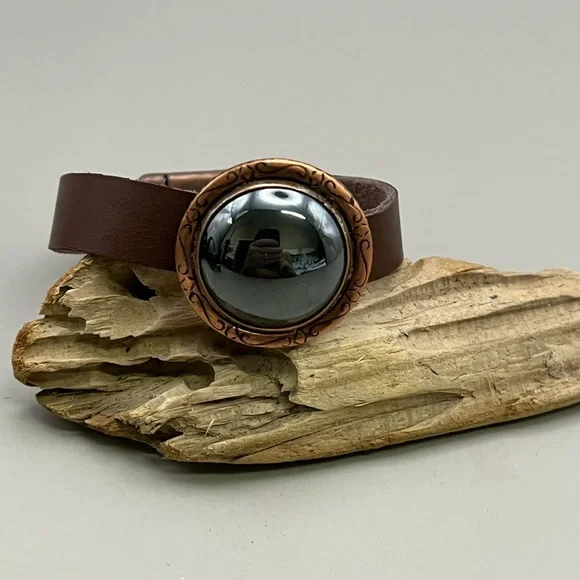 Elegant Brown Leather Bracelet with Copper Accent