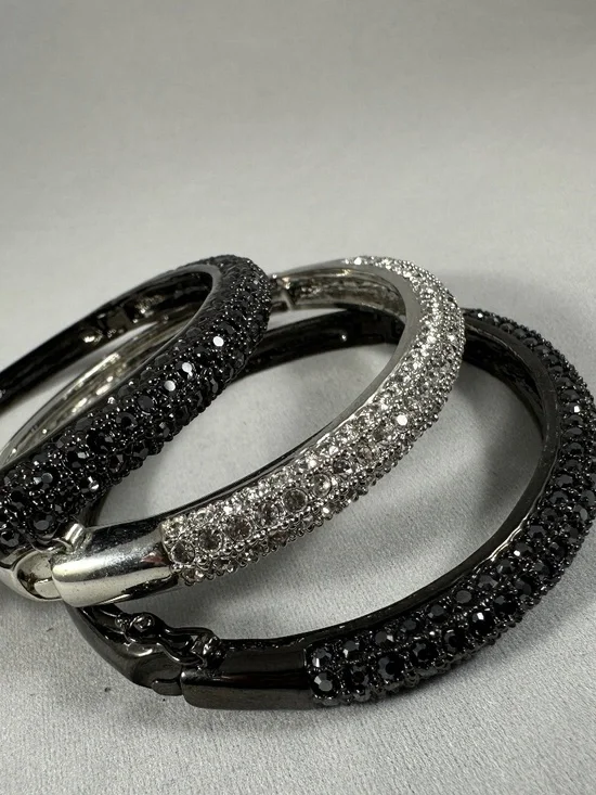 Lia Sophia NYFW Gift Set – 3 Hinged Pavé Crystal Stackable Bangle Bracelets