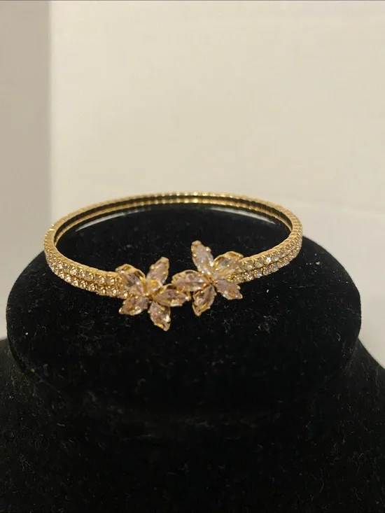 Gold Floral Crystal Bangle Bracelet - Elegant Women's Jewelry