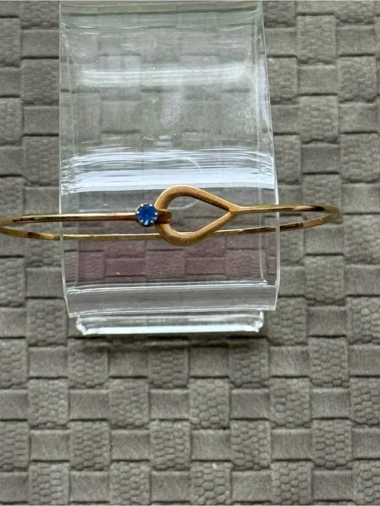 Avon Vintage Delicate Gold plated Bypass Bangle with Blue Stone
