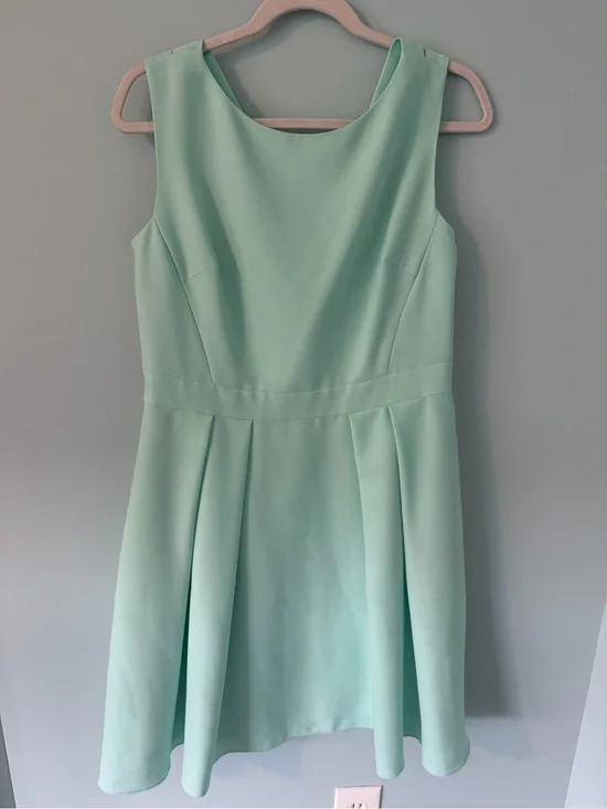 kate spade Mint Green Sleeveless Pleated Midi Dress with Bow Back