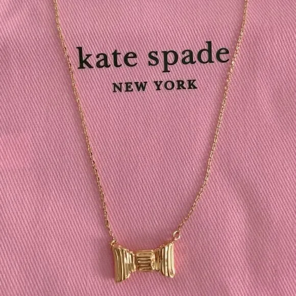 NWT Kate Spade All Wrapped Up Mini Pendant Necklace