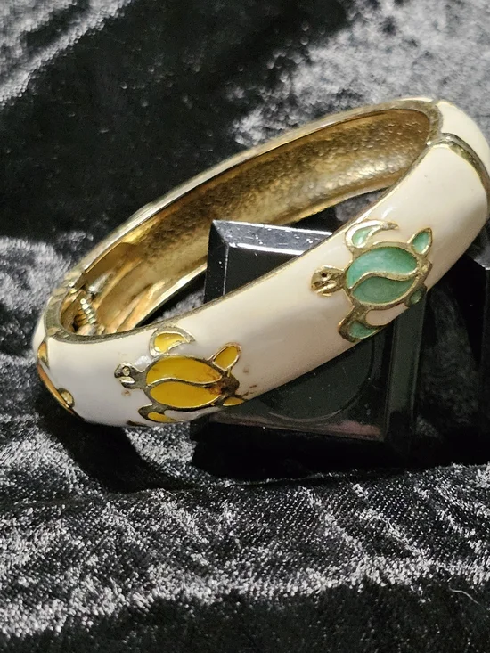 Women’s White Enamel Turtle Hinge Bangle Bracelet