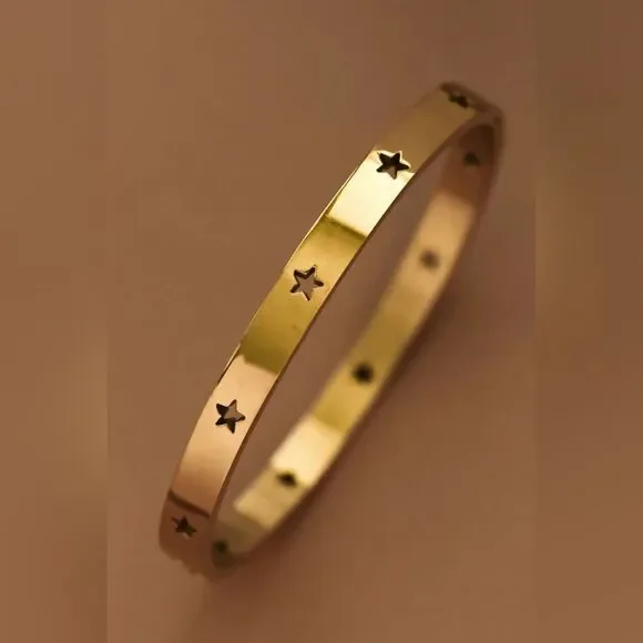 Gold star bangle  S419