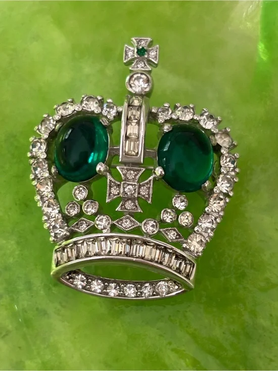Vintage Pennino  Crown and Hearts Brooch with Emerald Green Cabochons.