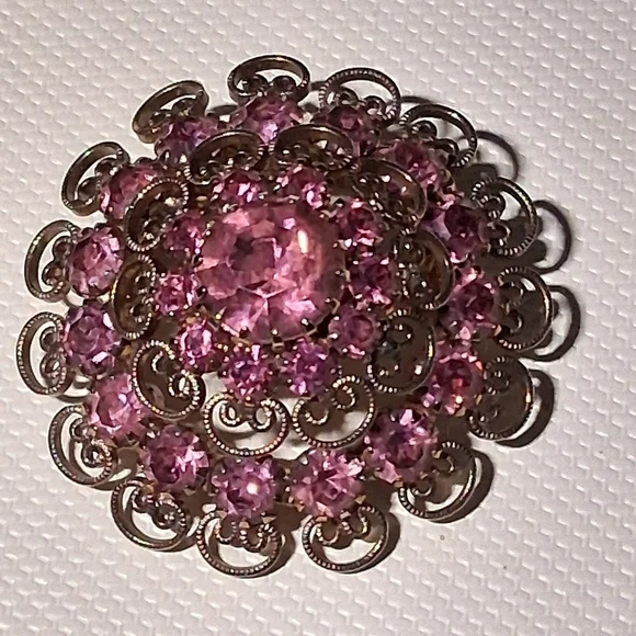 * Vintage Antique Pink Austrian Crystal Glass Pin Brooch