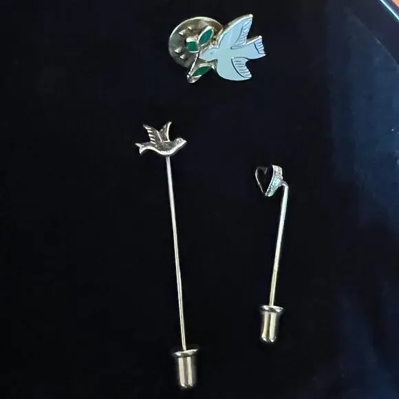 Vintage Lot Hat / Lapel Pins Brooches Dove Mini‎ Hearts Gold Tone 3 Pieces