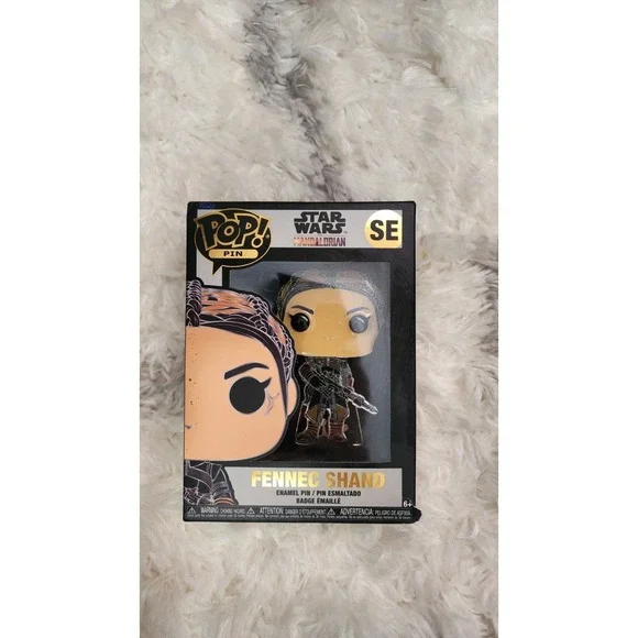 Funko Enamel Pin Star‎ Wars Mandalorian Fennec Shand Removable Stand