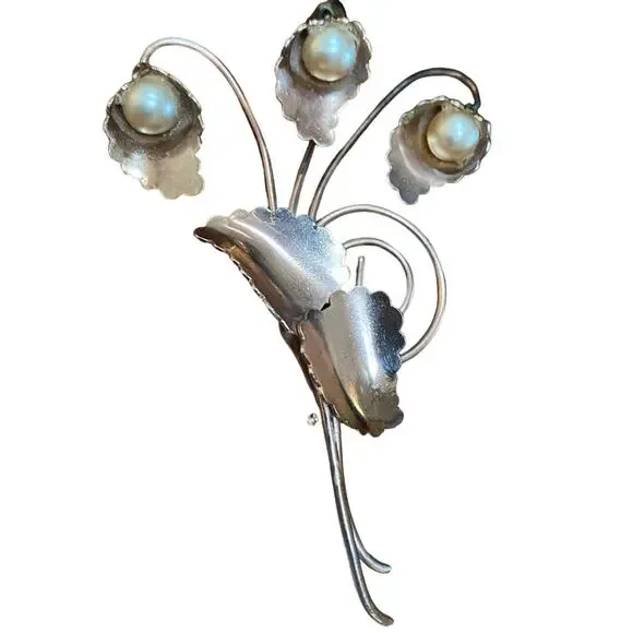 Vintage 1940s Exceptional‎ Pearl Floral Bouquet Gold toned Pin Brooch