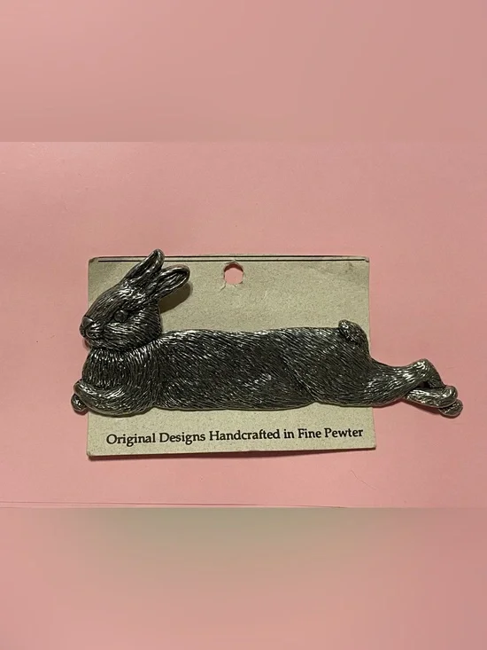 Sheridan Pewter Lounging Rabbit Brooch Textured Vintage #0151 💎
