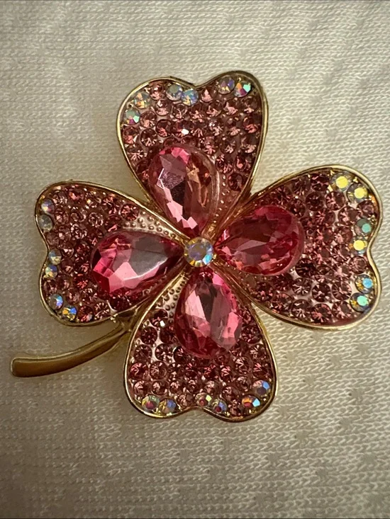 Pink Crystal Four-Leaf Clover Brooch - Sparkling Fashion Pin