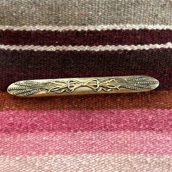 Museum of Fine Arts Wheat & Bow Bar Pin/Brooch