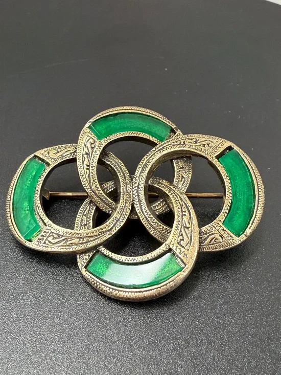 Vintage Celtic Miracle Interlocking Circle Green Glass Brooch