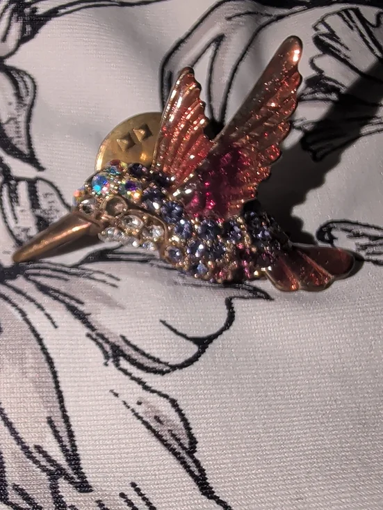Sparkling Hummingbird Brooch in Rose Gold with Multicolor Rhinestones