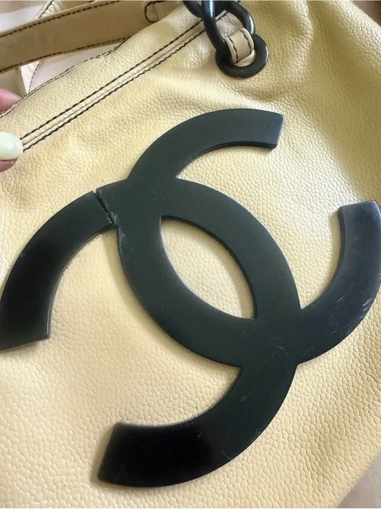 CHANEL Cream Leather Zip Pouch with Gold Tone Hardware